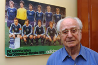 Norbert Lopper in seinem Wiener Büro 2006 (Foto: Peter Roggenthin)